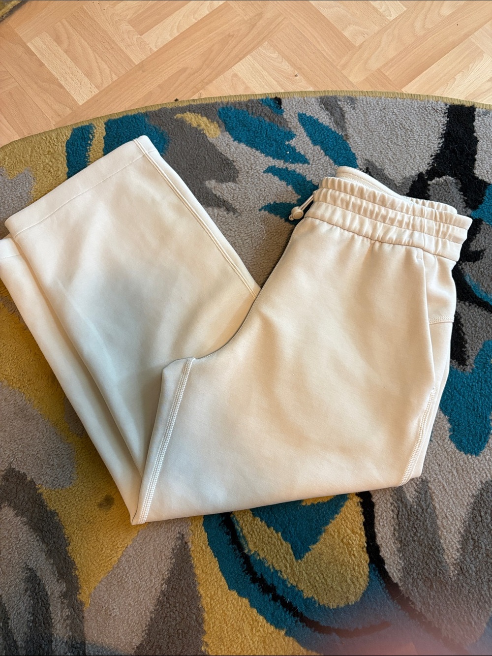 lululemon athletica Cream Cropped soft stream Joggers NWOT